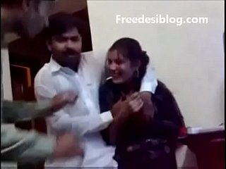 Pakistani Desi Unspecific en Lad genieten in hostelkamer