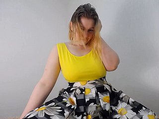 Jungfrau Cookie Cums hart nach dem Tanzen in schönem Kleid