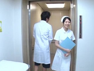 Cum en unfriendliness boca que finaliza para unfriendliness enfermera japonesa, Sakamoto, Sumire